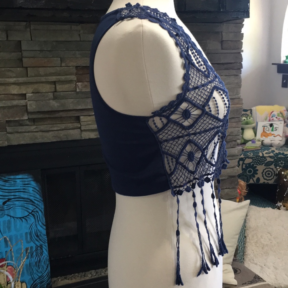 Vest - Picture 2 of 4